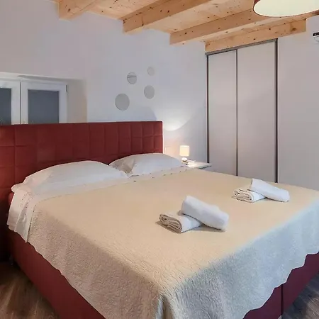 Holiday home Antonici Medulin